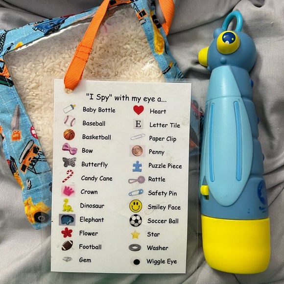 Handmade I Spy game and a flashlight - Picture 1 of 6